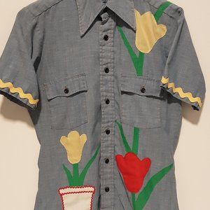 Oh so VINTAGE Wrangler Womens embroidered jean button up shirt